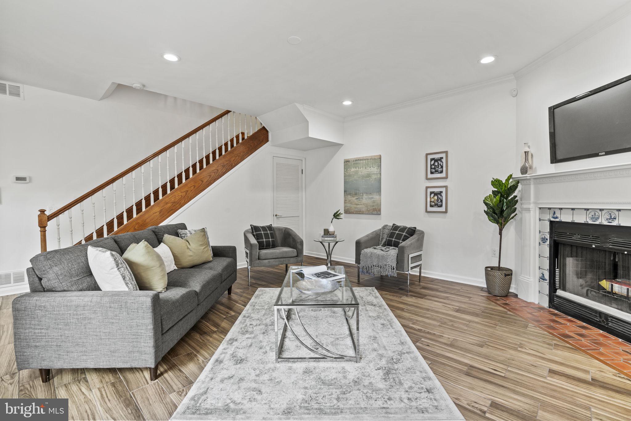 WASHINGTON SQ WEST - Residential