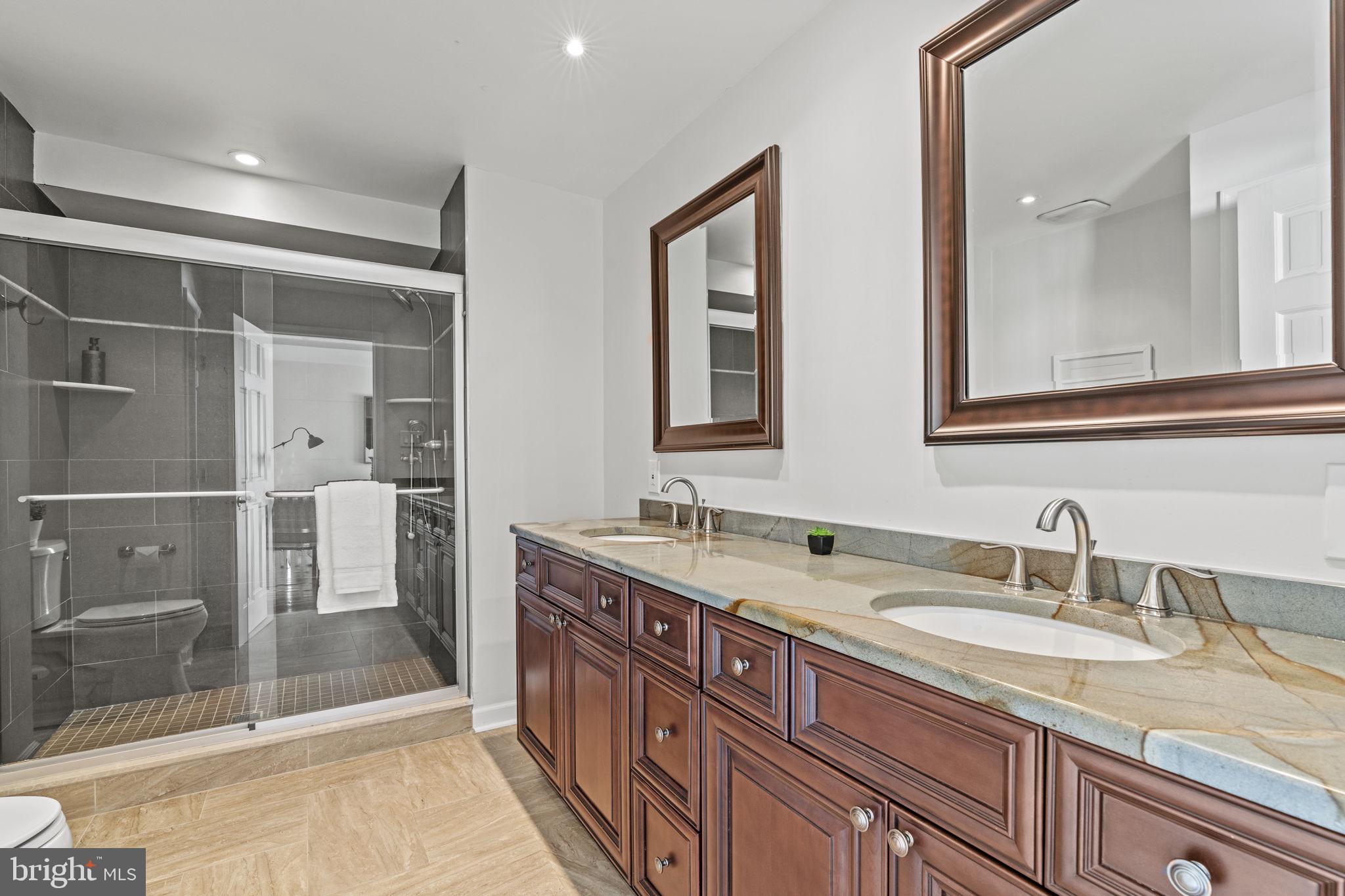 WASHINGTON SQ WEST - Residential