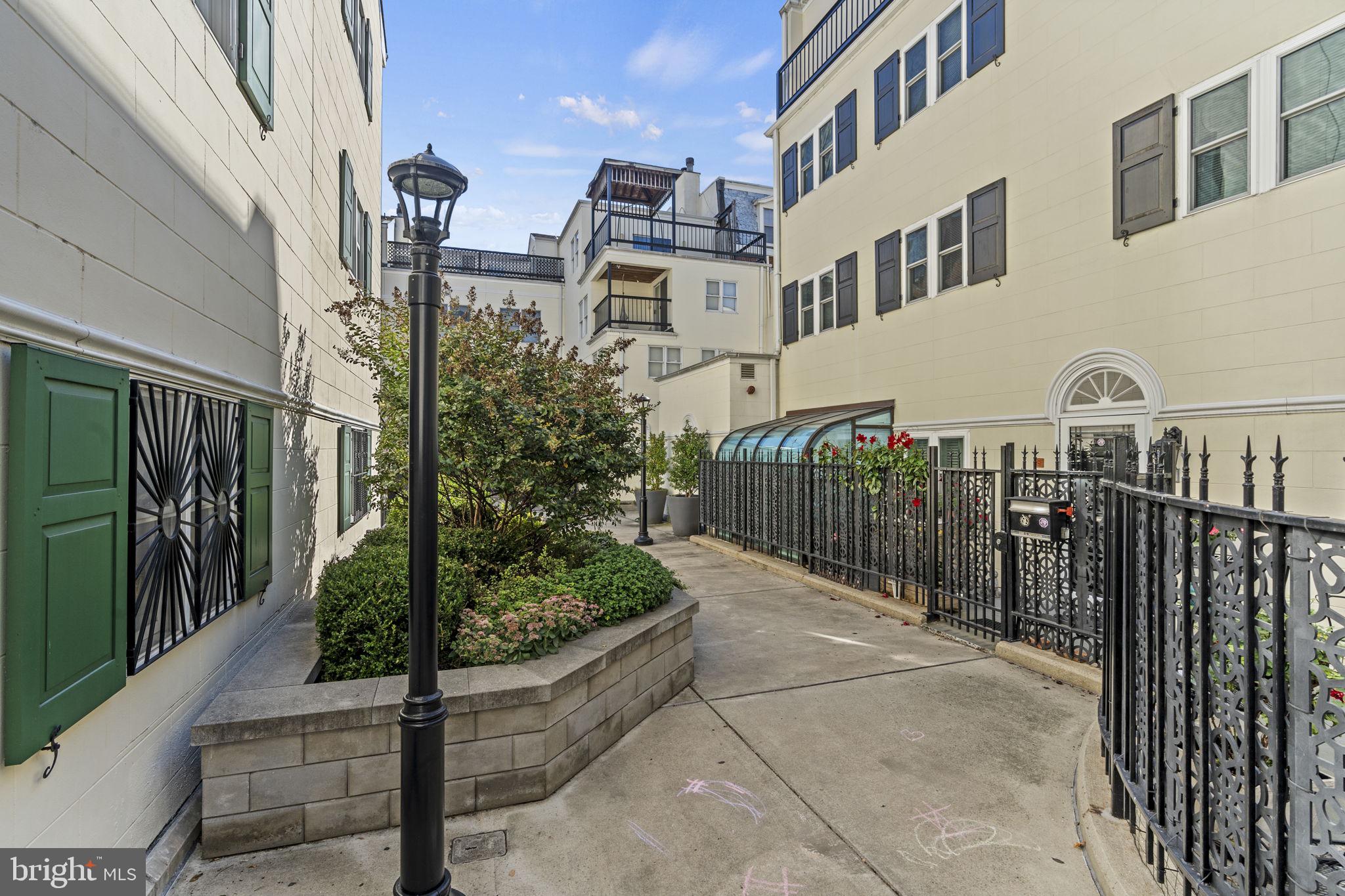 WASHINGTON SQ WEST - Residential