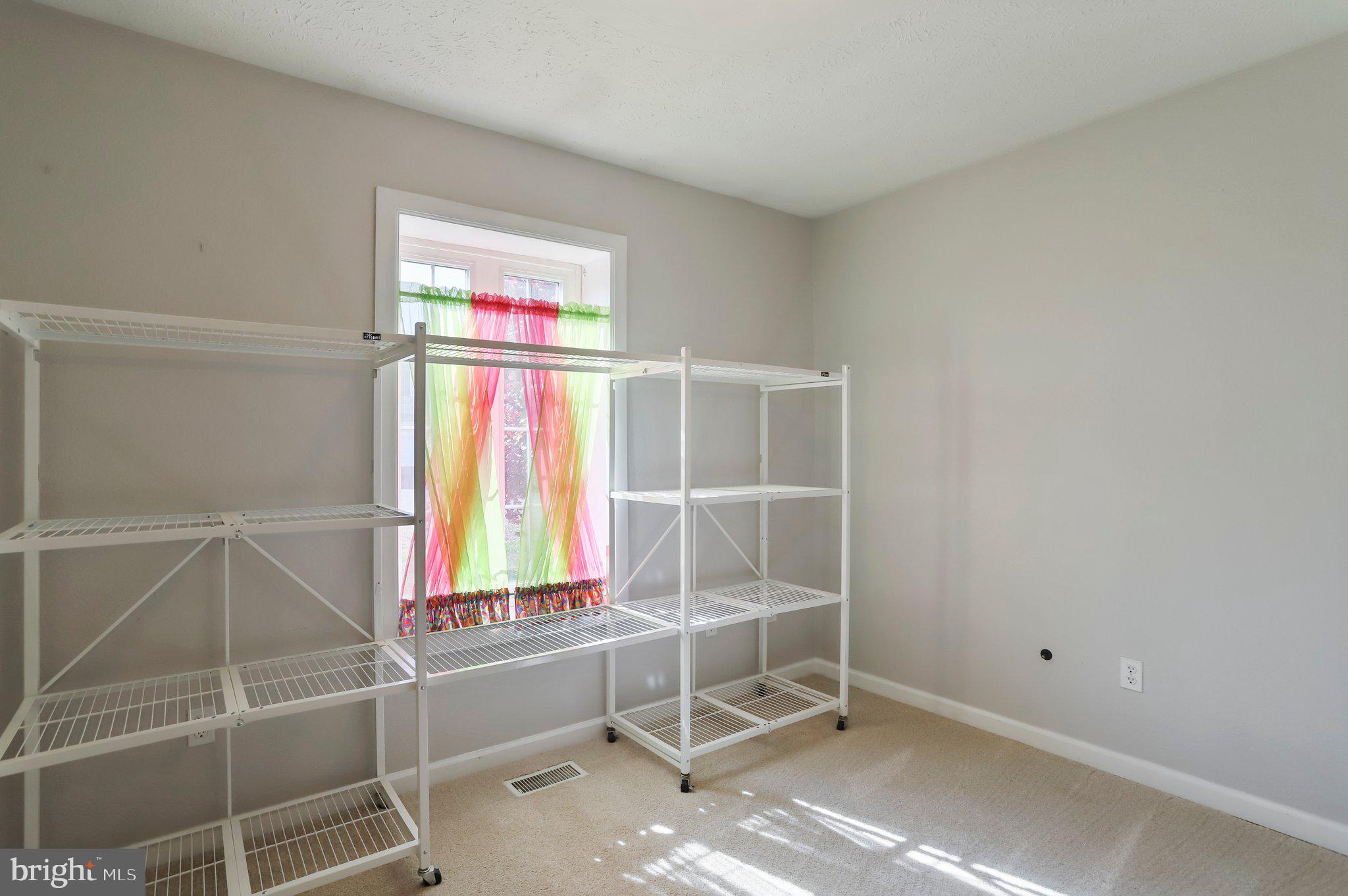 CRESTFIELD - Residential