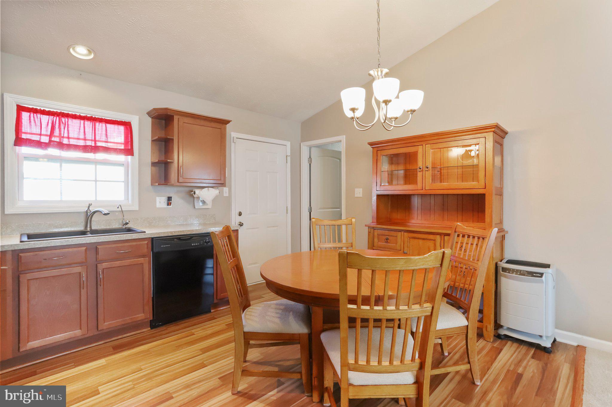 CRESTFIELD - Residential