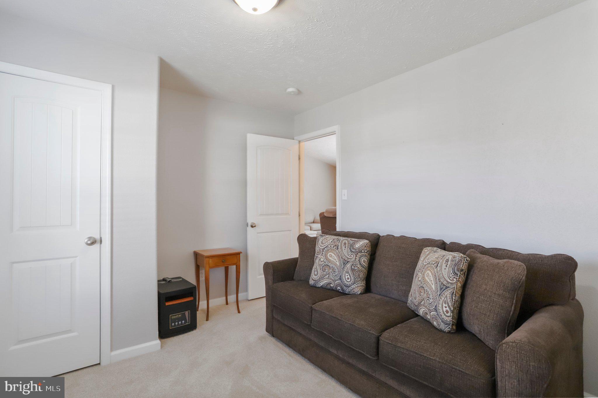 CRESTFIELD - Residential