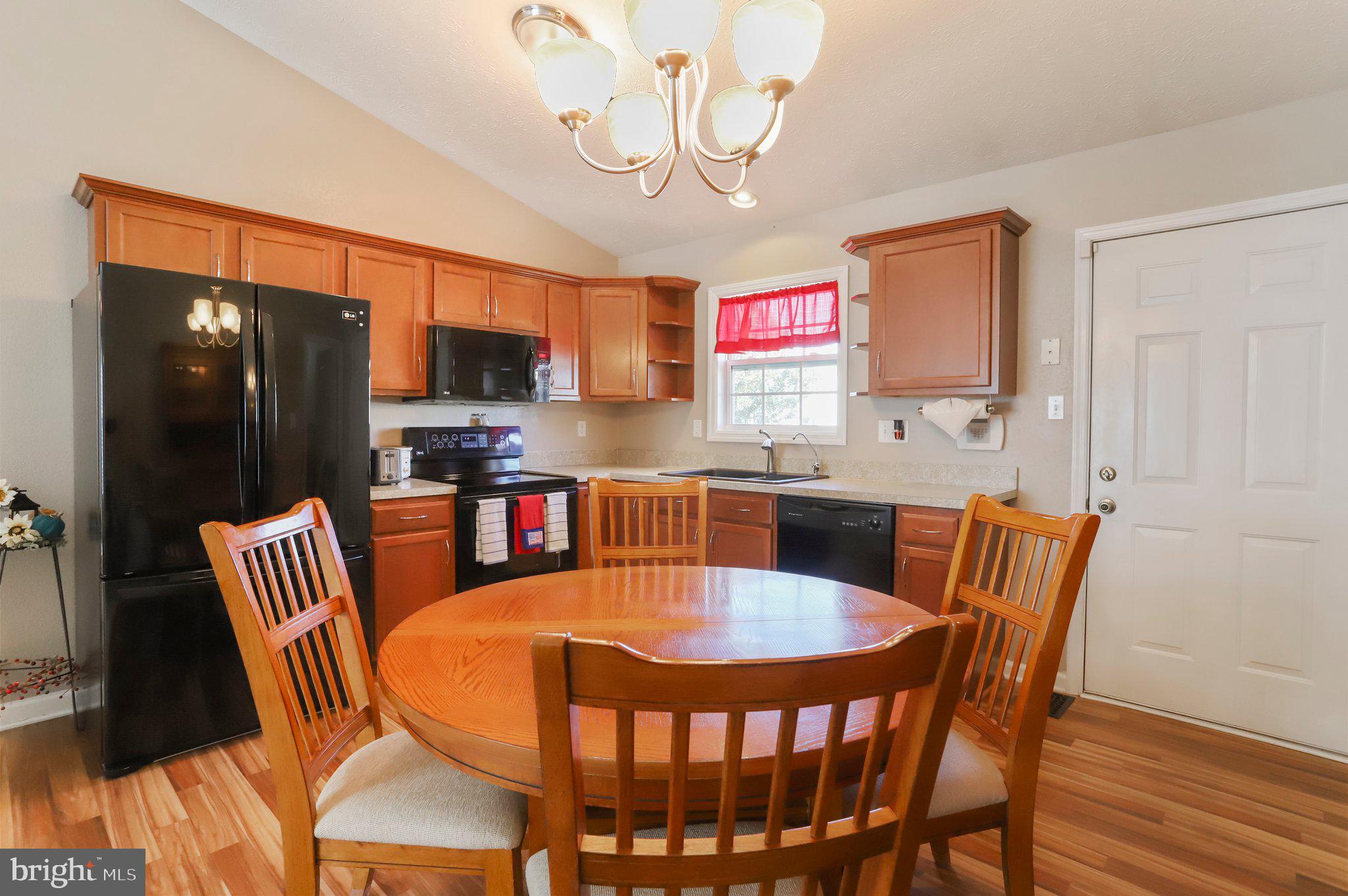 CRESTFIELD - Residential