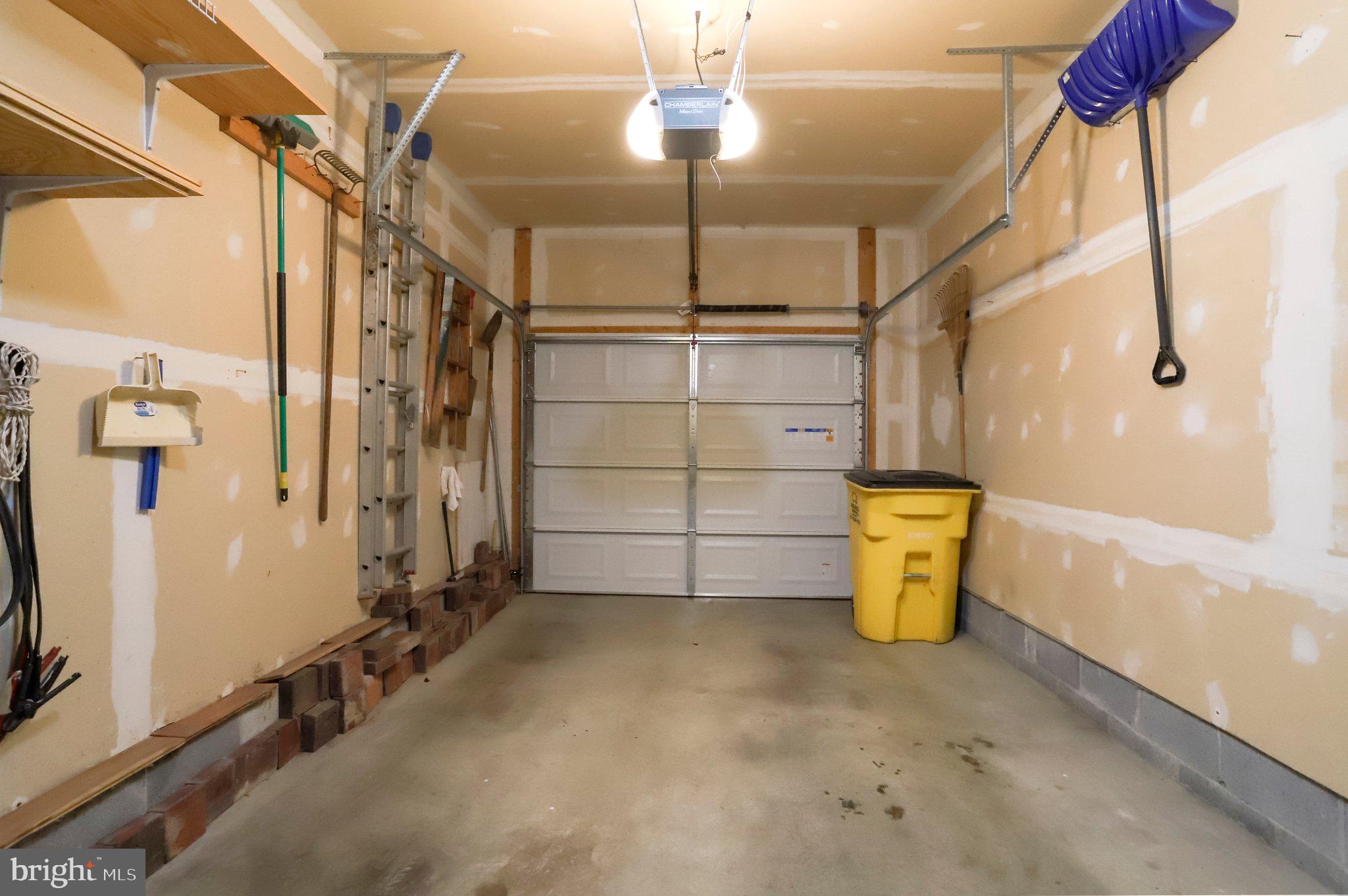 CRESTFIELD - Residential