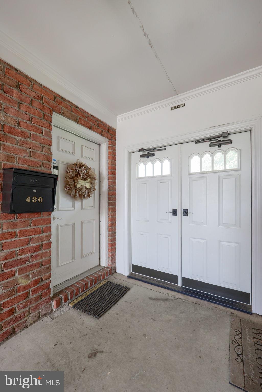430 W CHOCOLATE AVENUE