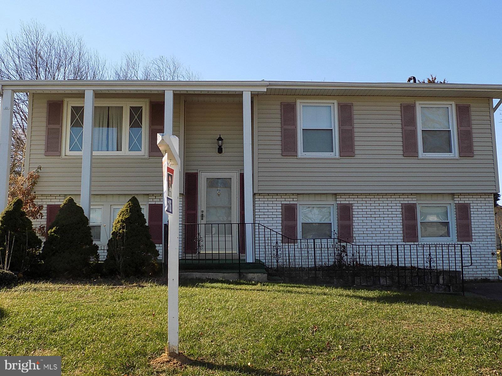 FOUR SEASONS ESTATES - Residential Lease