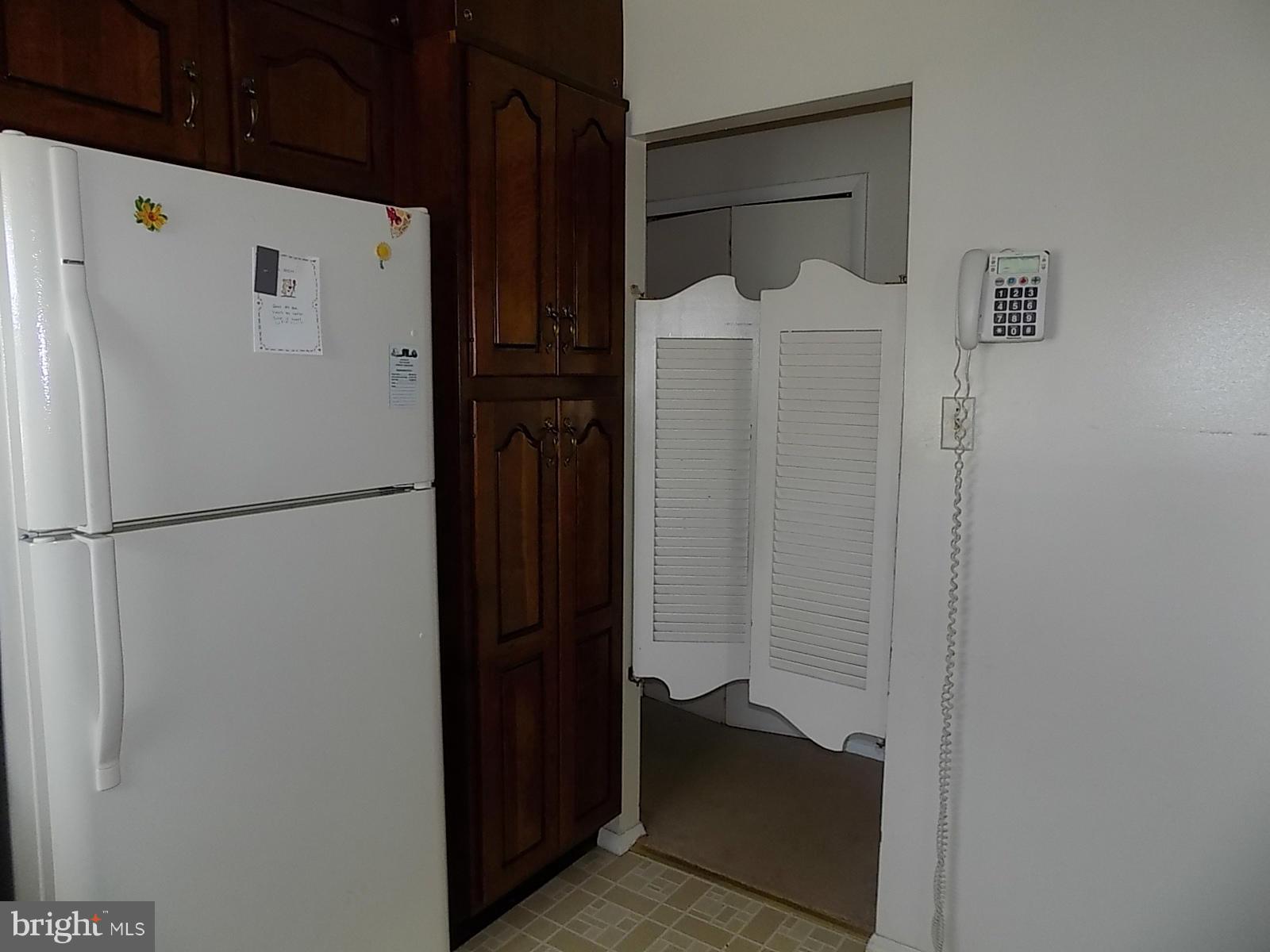 FOUR SEASONS ESTATES - Residential Lease