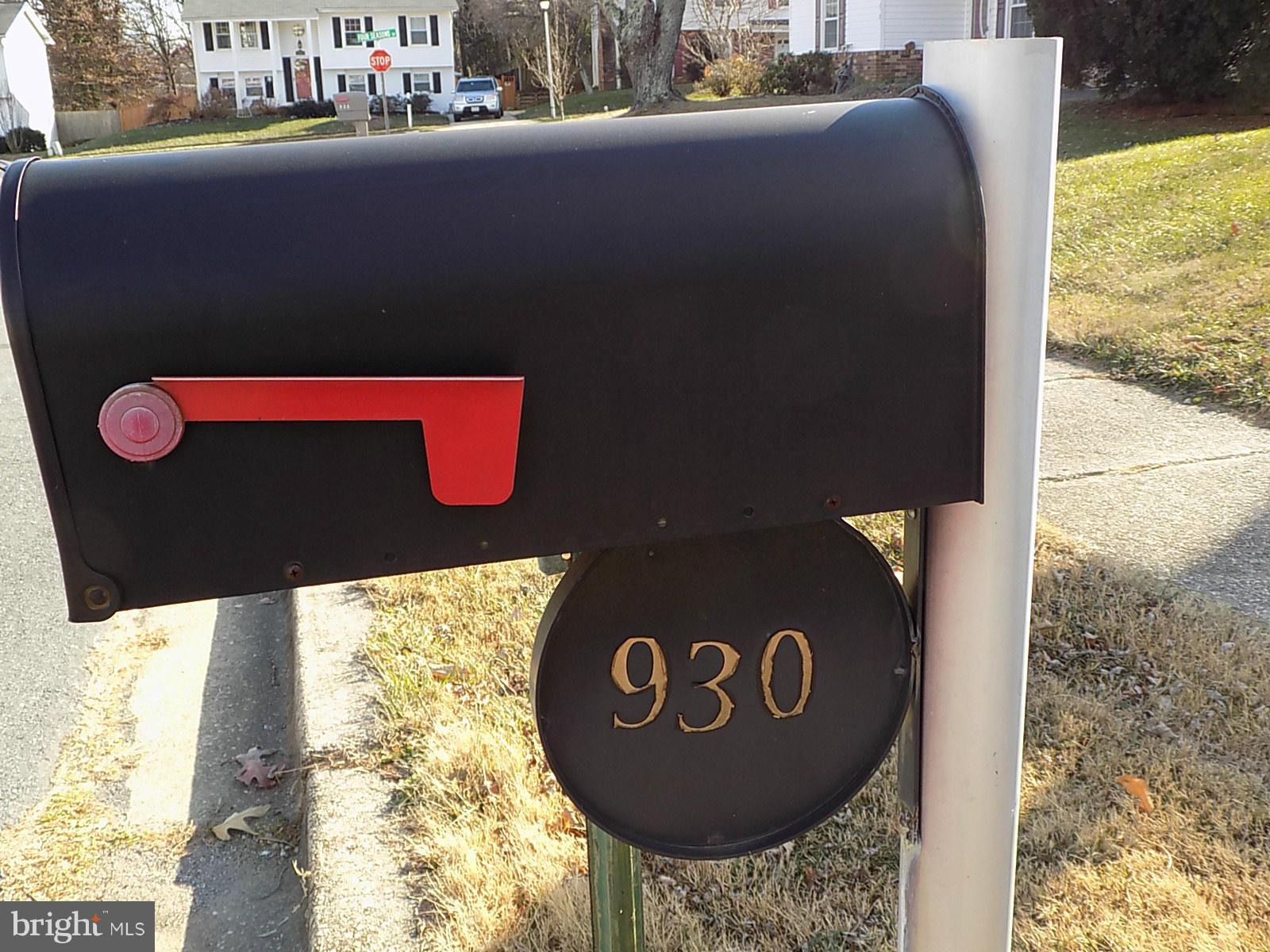 FOUR SEASONS ESTATES - Residential Lease