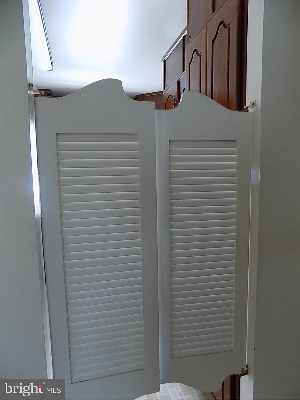 FOUR SEASONS ESTATES - Residential Lease