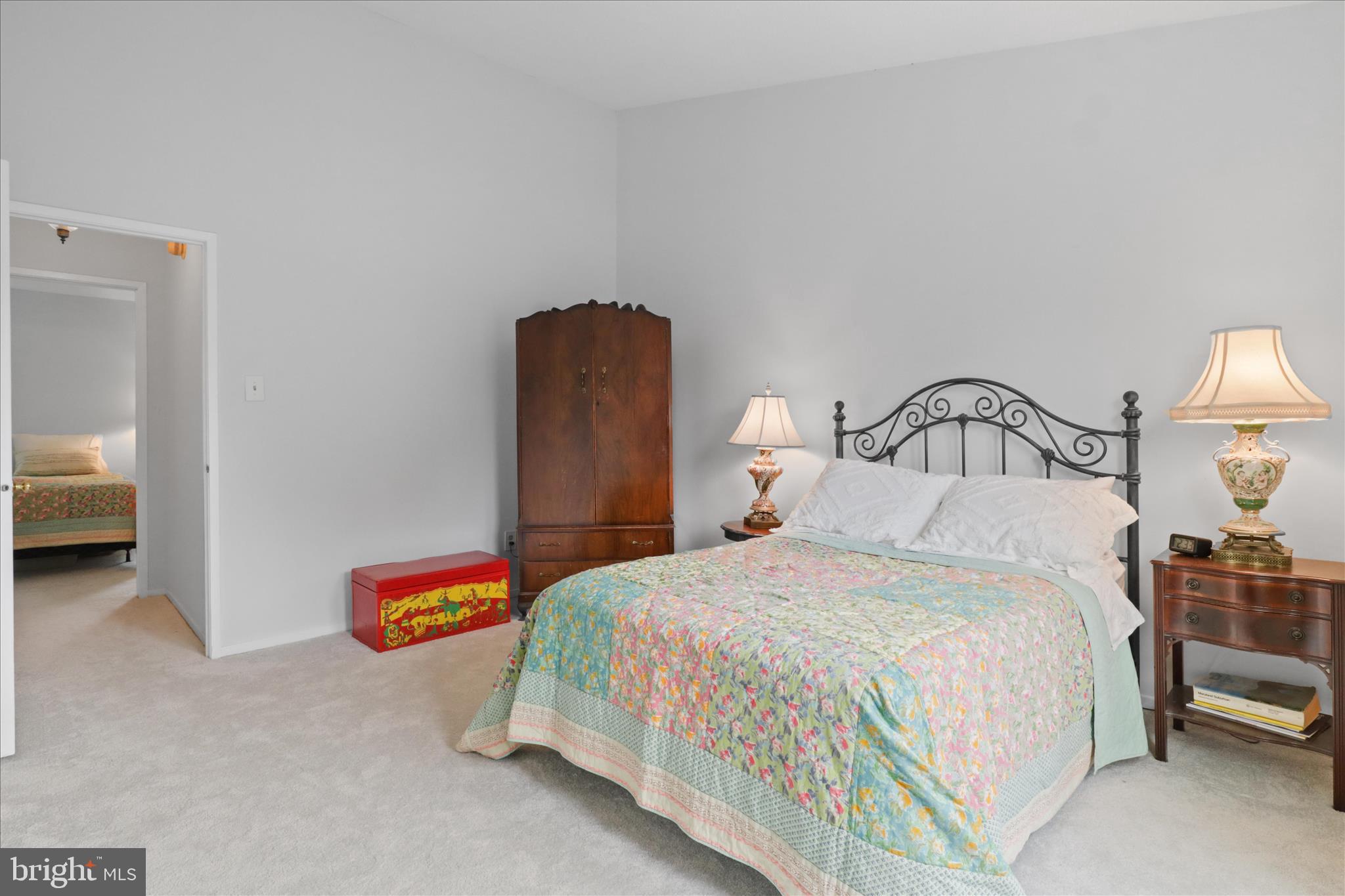 WASHINGTON SQUARE - Residential