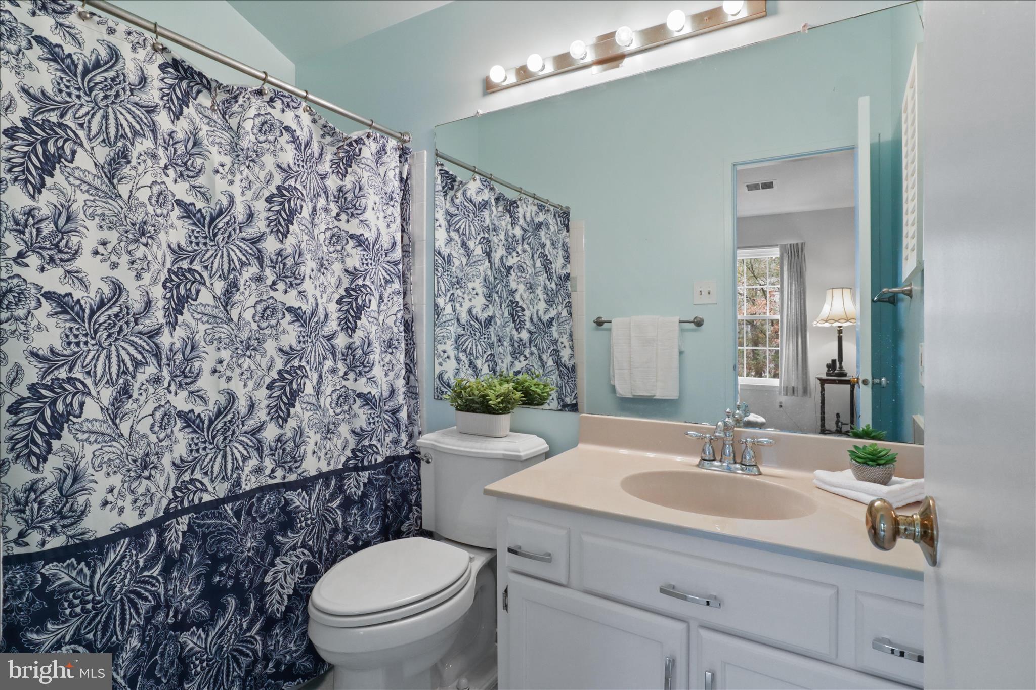 WASHINGTON SQUARE - Residential