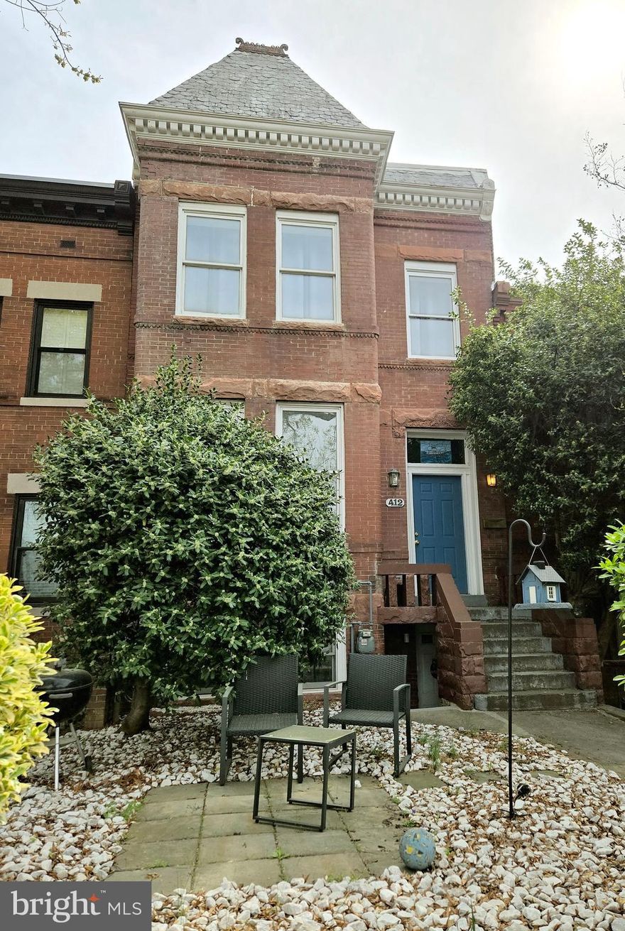 In the shadow of the Capitol, basement 1 bedroom for rent in a grand brick rowhome.  The apartment is big, with  a large living room, table space kitchen and bedroom. Rear exit from the kitchen to the alley.  Online application and quick lease up.  Please call to take a look.