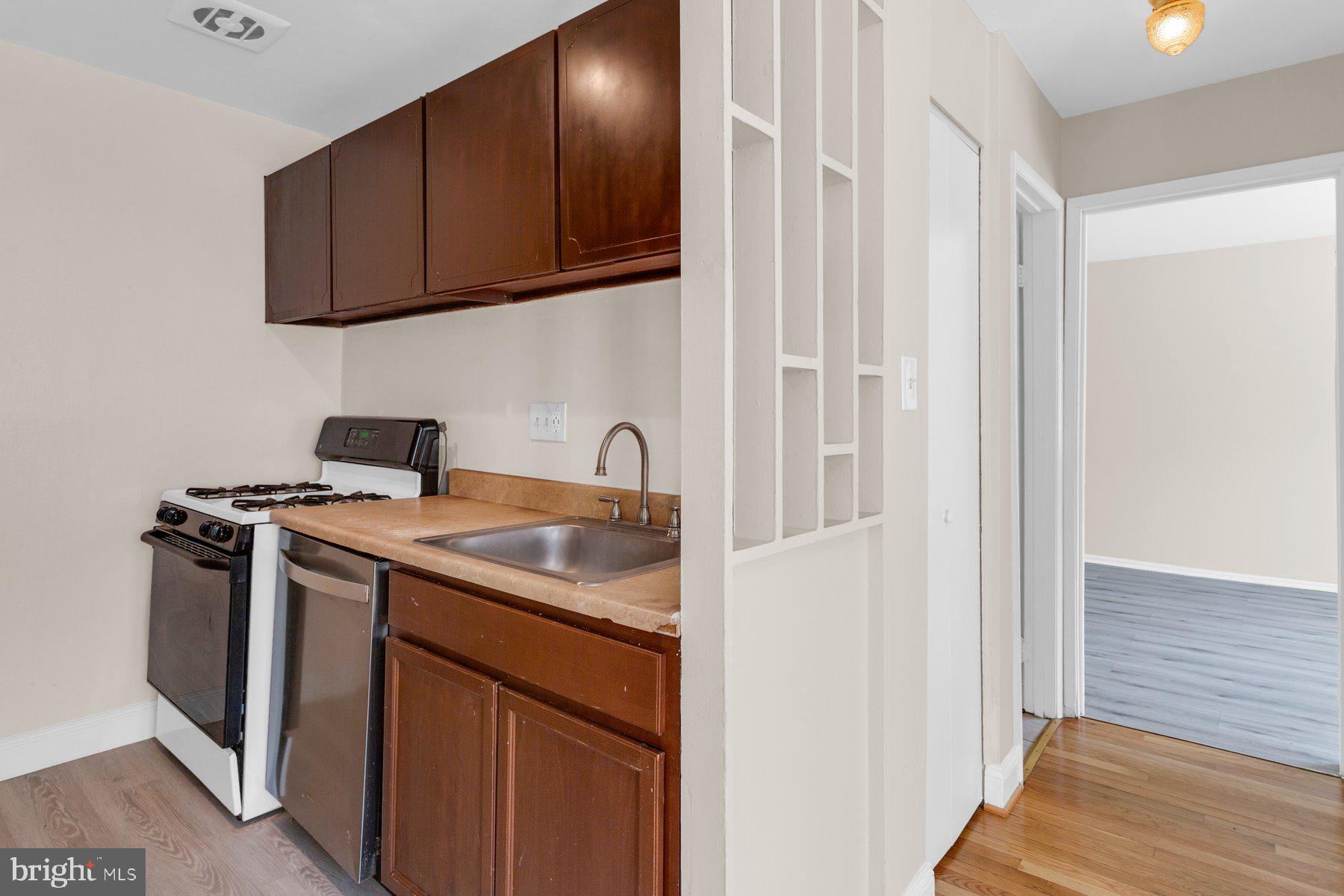 NEW CARROLLTON - Residential Lease