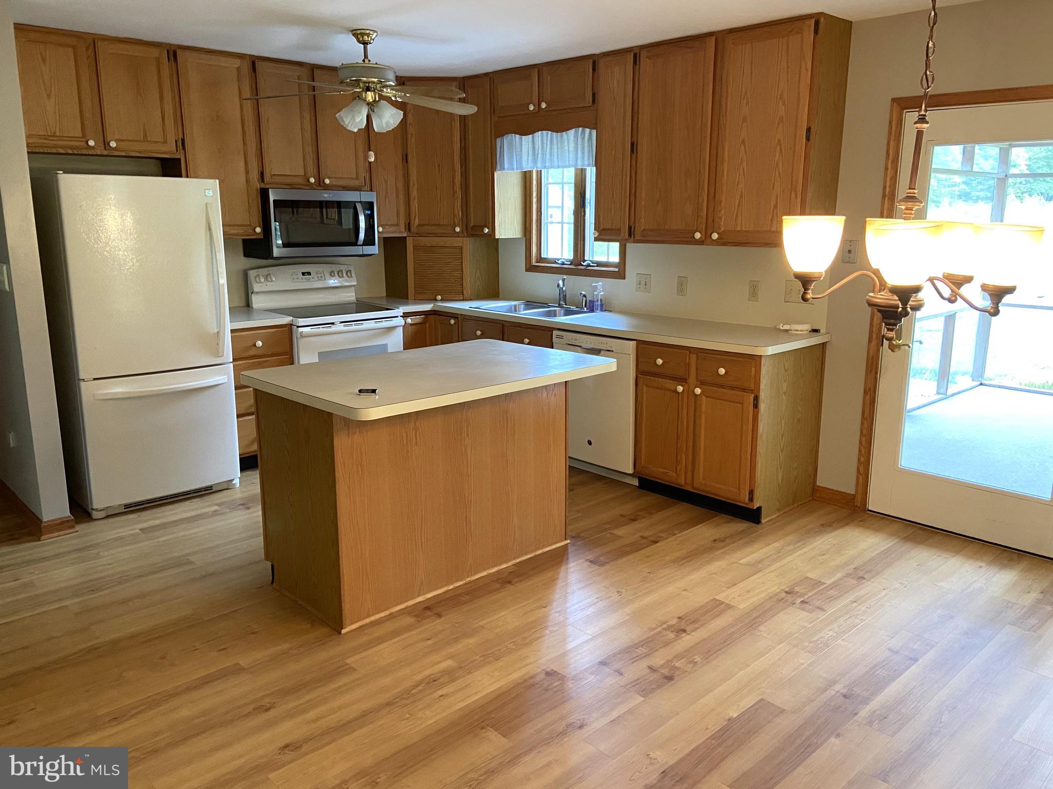 HILL-N-DALE - Residential