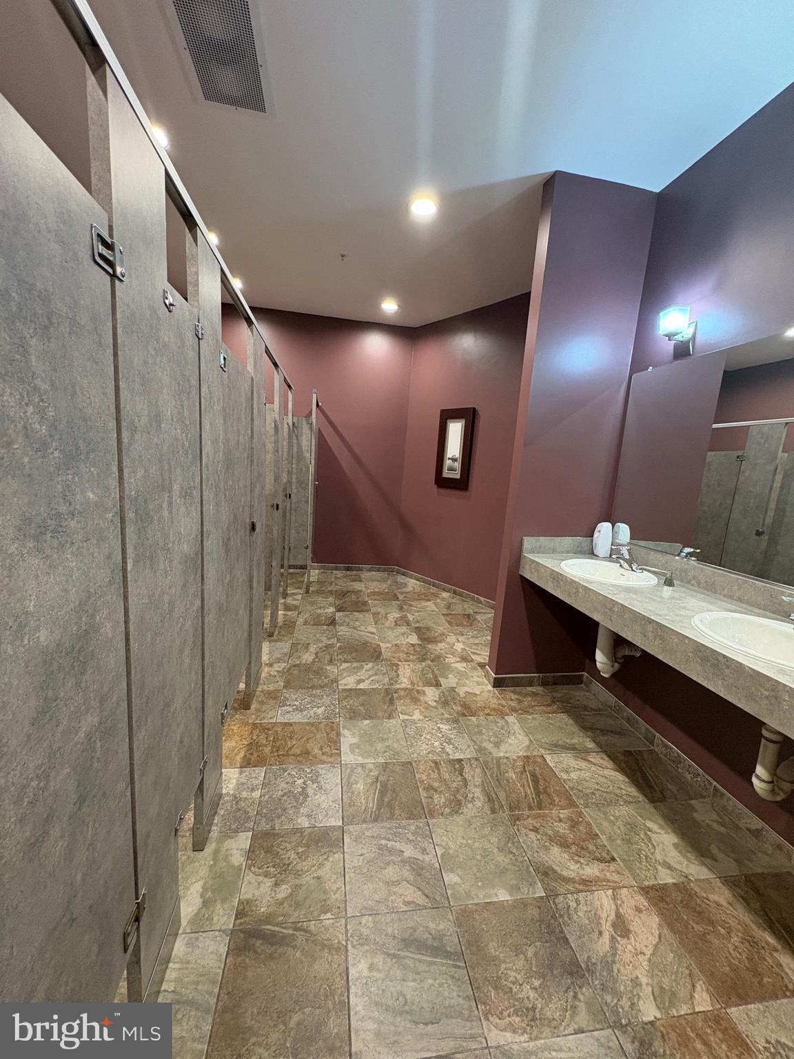 CAMERON GROVE - Residential