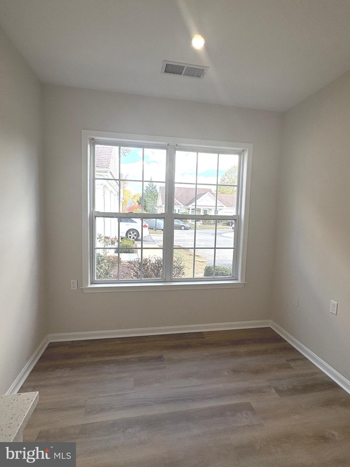 CAMERON GROVE - Residential