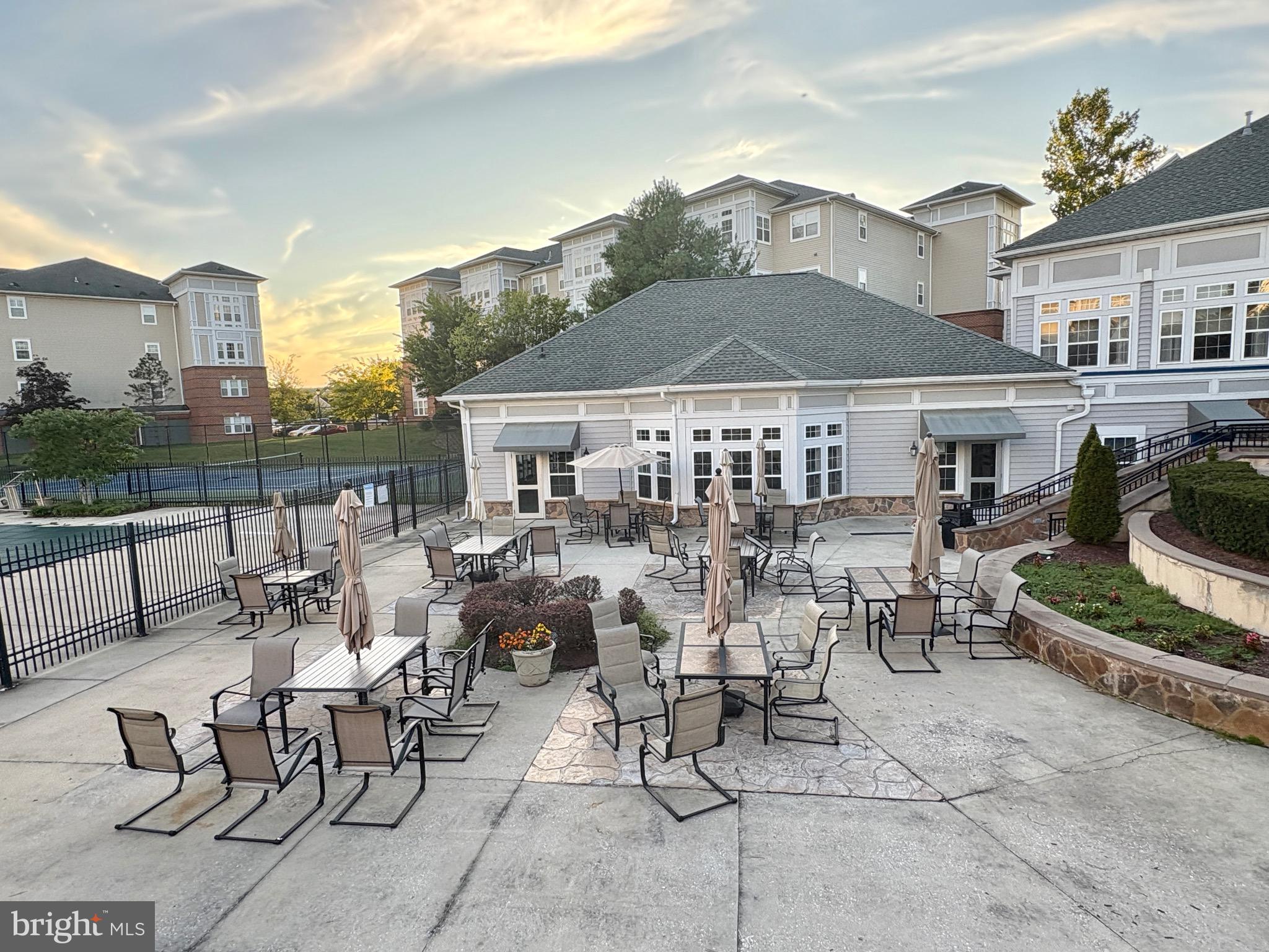 CAMERON GROVE - Residential