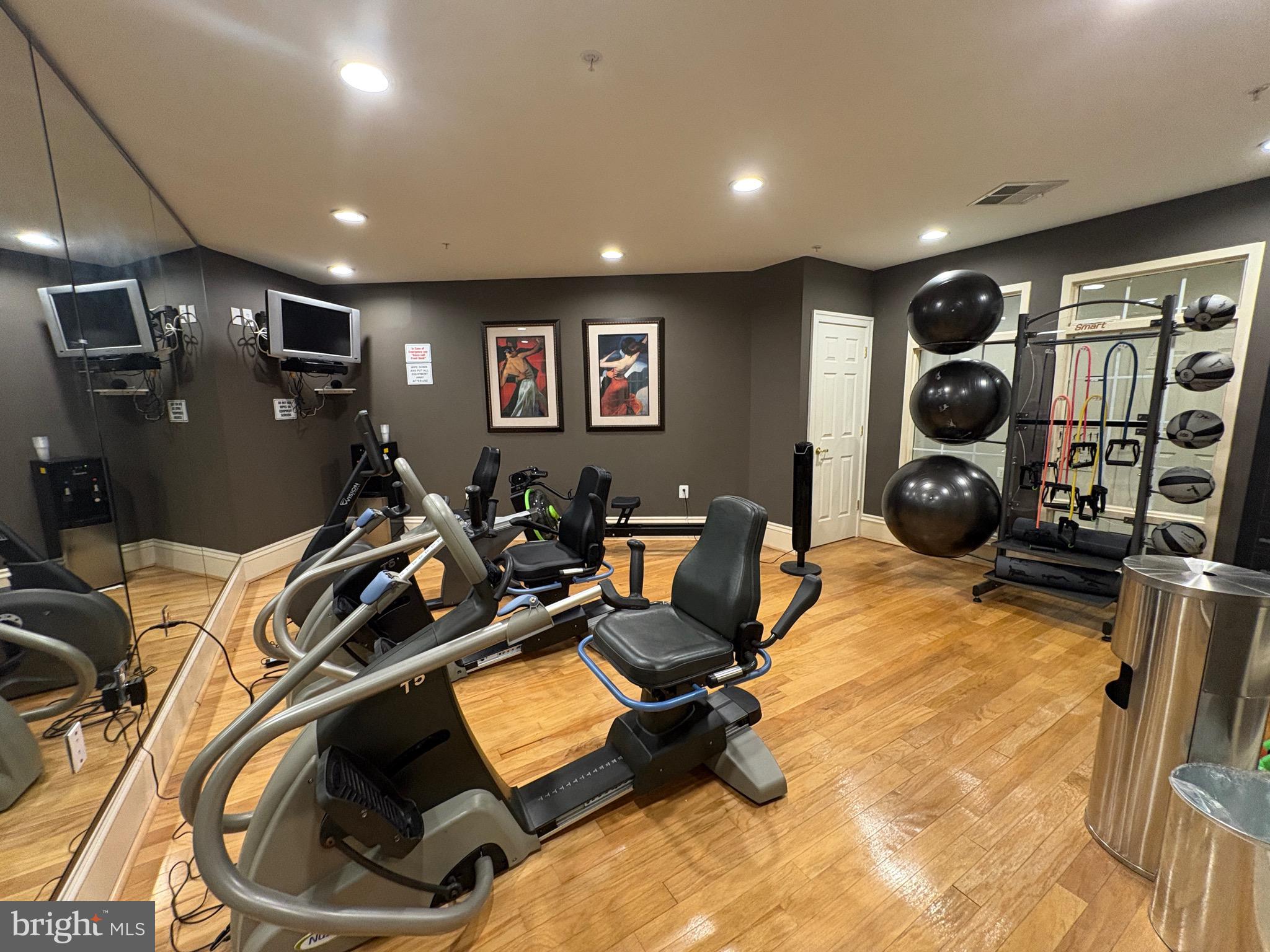 CAMERON GROVE - Residential