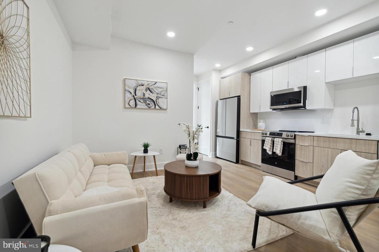 705 QUINCY NE 3C