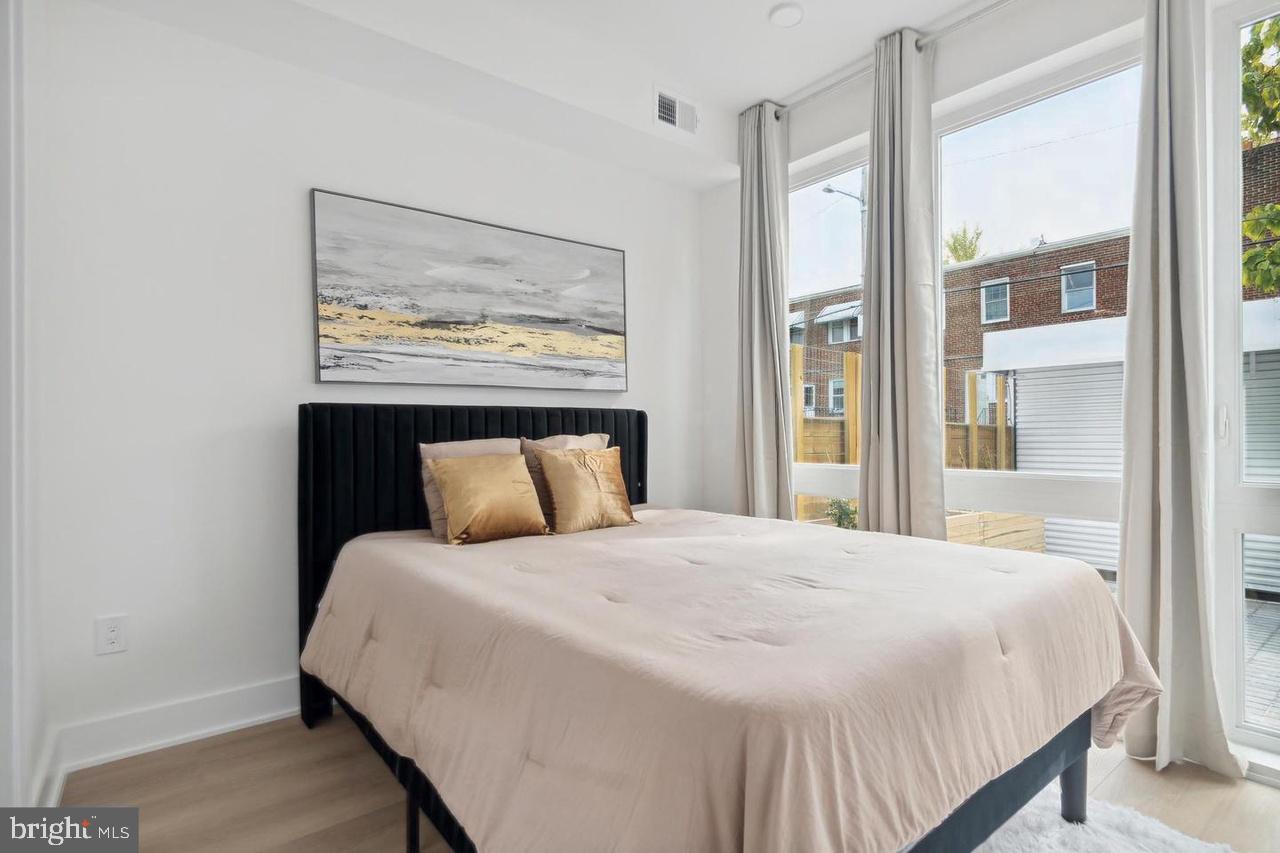 705 QUINCY NE 3C