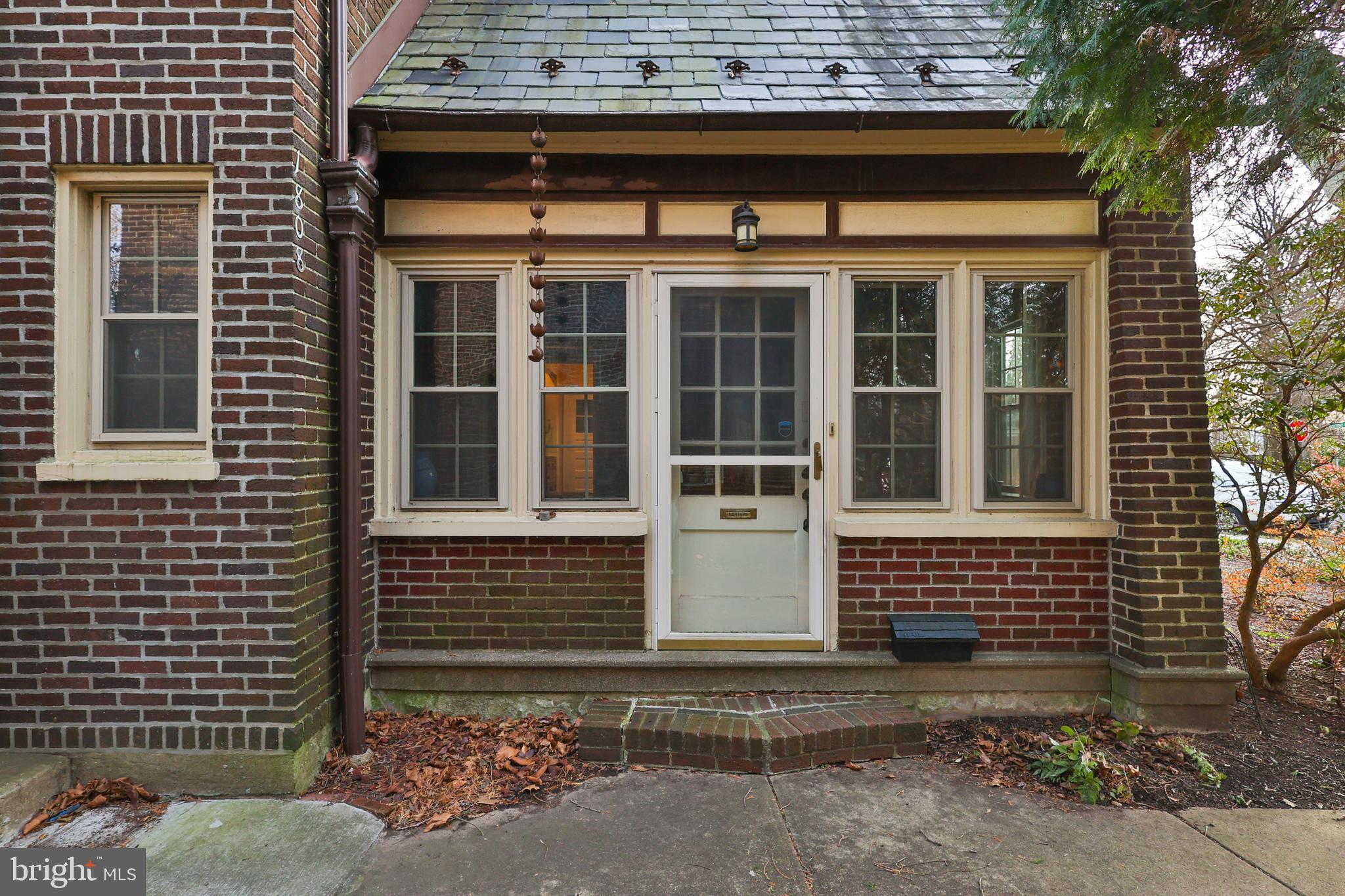 1808 SYCAMORE STREET