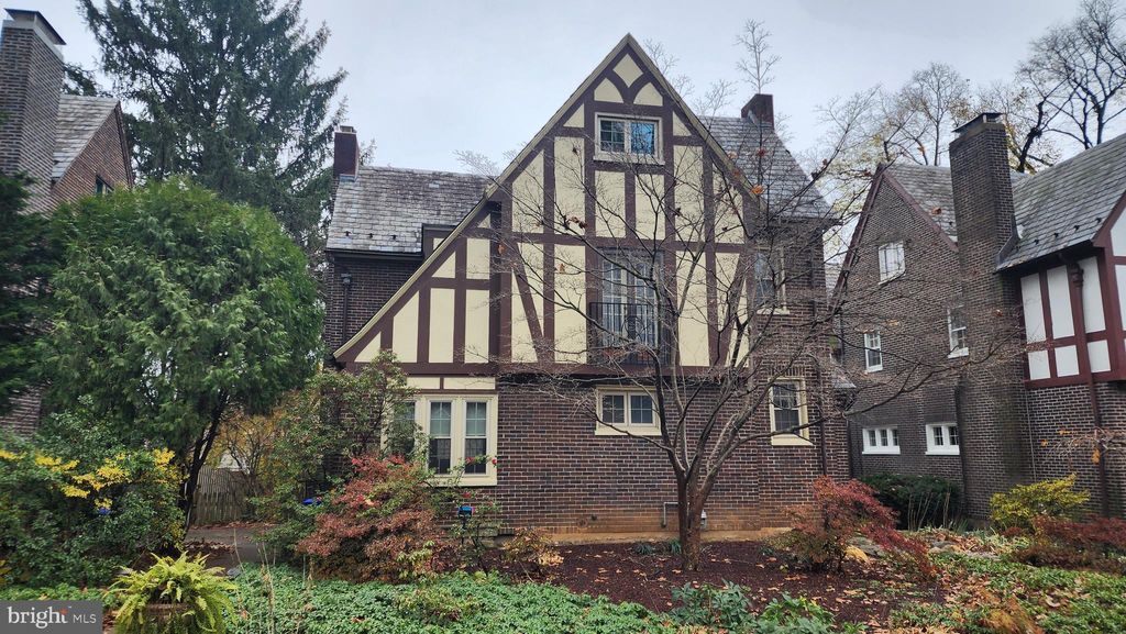 Photo of 1808 Sycamore Street, BETHLEHEM, PA 18017 (MLS # PANH2009078)