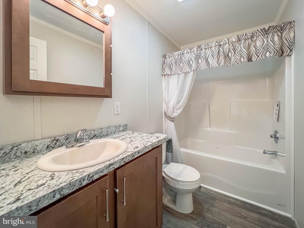 LINDALE VILLAGE - Residential