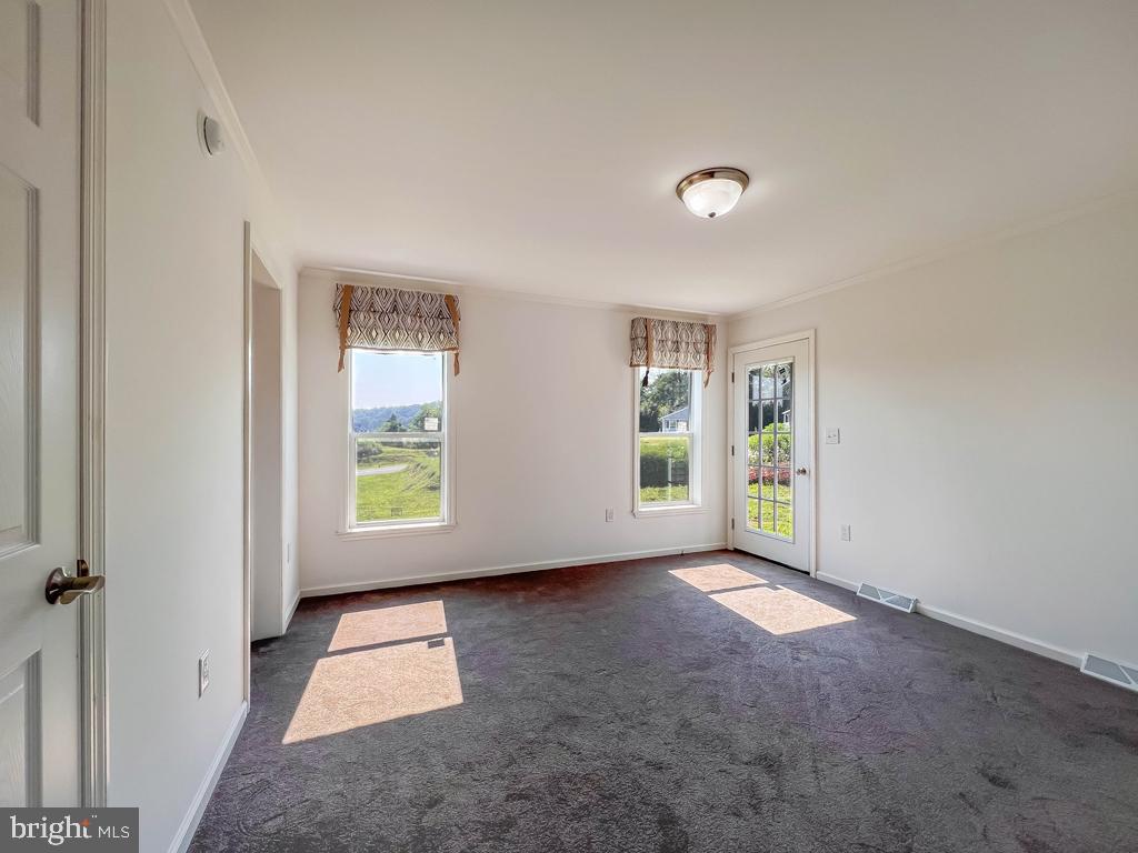 LINDALE VILLAGE - Residential