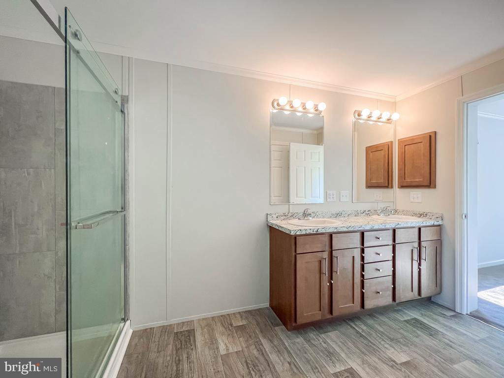 LINDALE VILLAGE - Residential