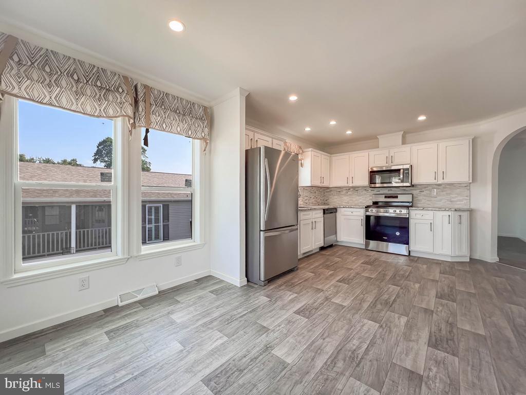 LINDALE VILLAGE - Residential