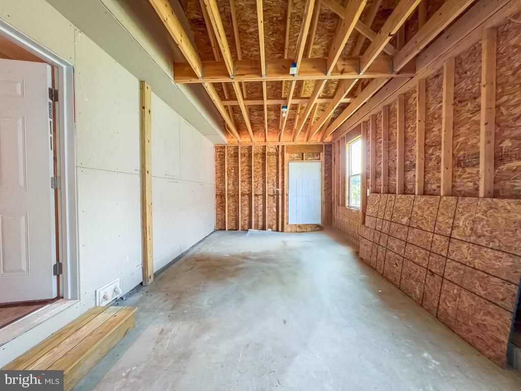 LINDALE VILLAGE - Residential