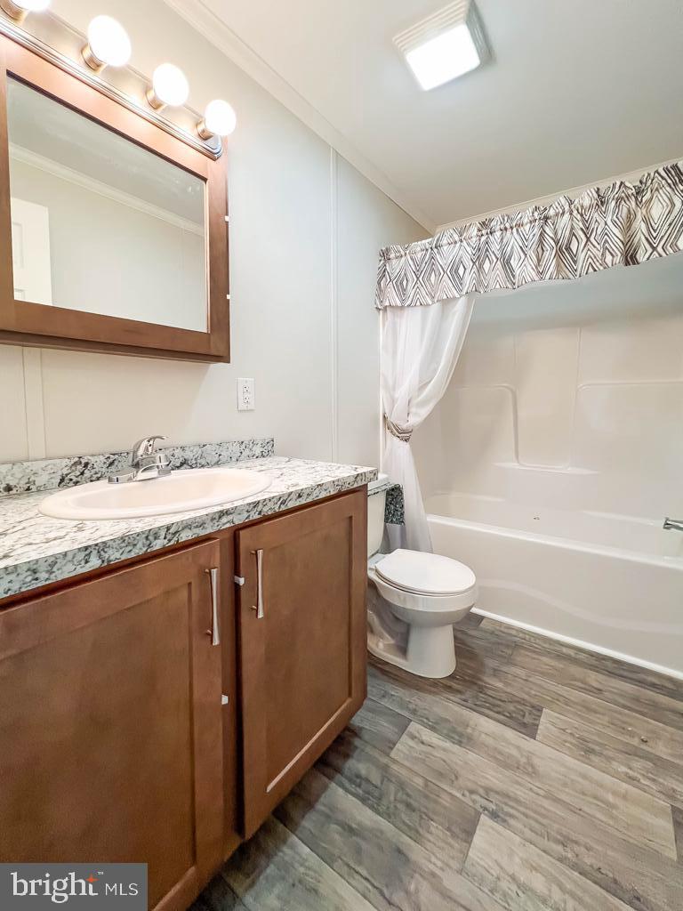 LINDALE VILLAGE - Residential