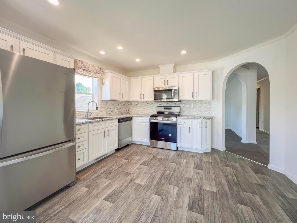 LINDALE VILLAGE - Residential