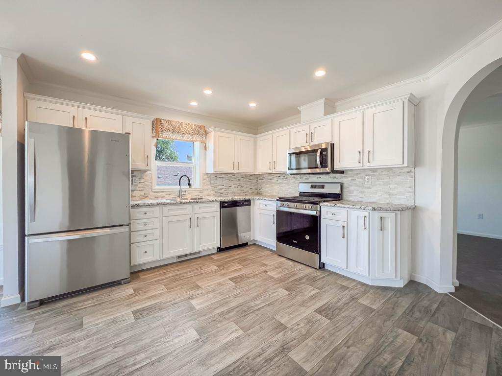 LINDALE VILLAGE - Residential