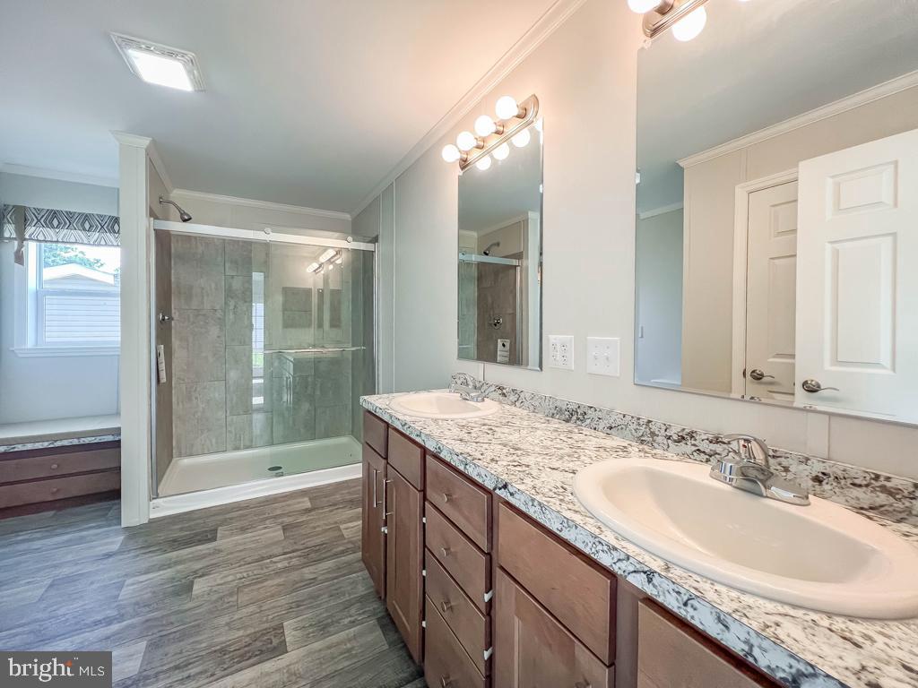 LINDALE VILLAGE - Residential