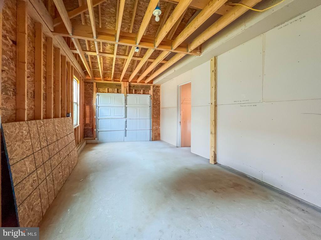 LINDALE VILLAGE - Residential