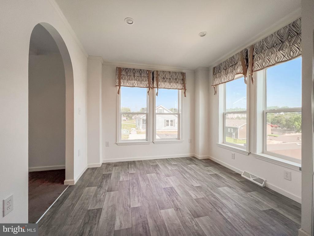 LINDALE VILLAGE - Residential