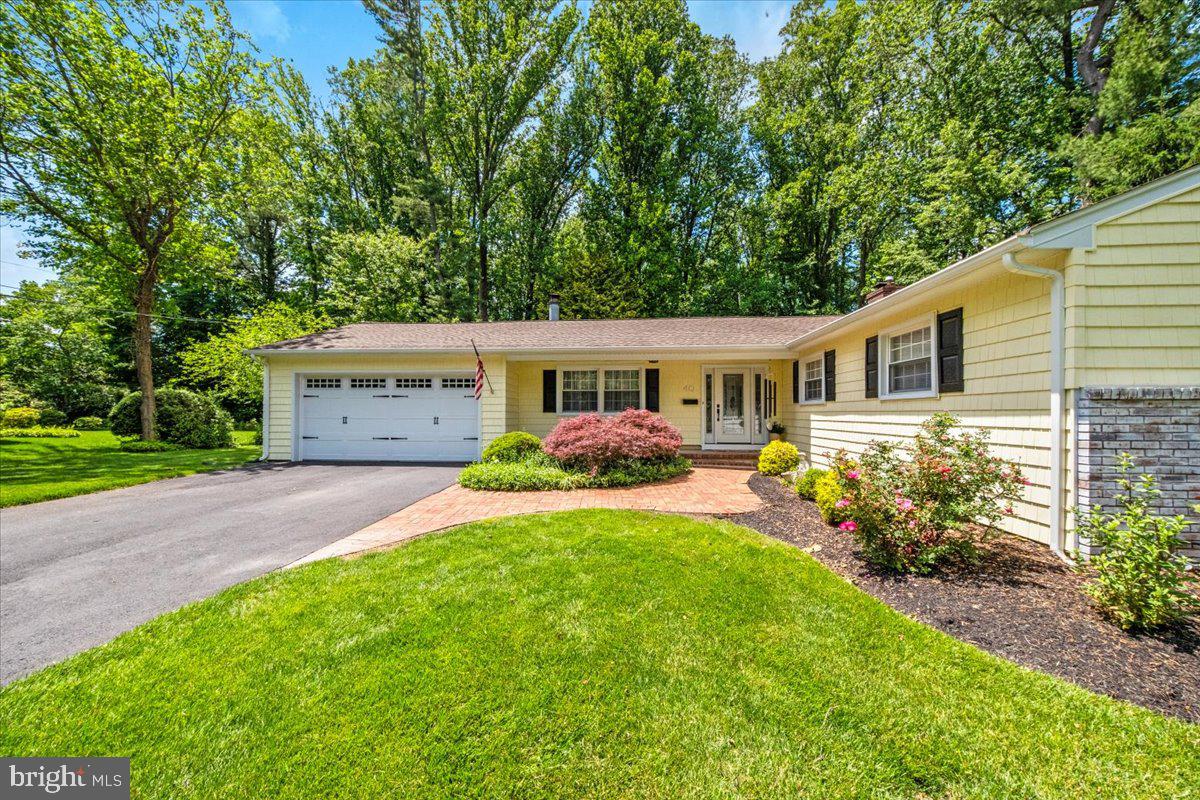 40 PINEKNOLL DRIVE