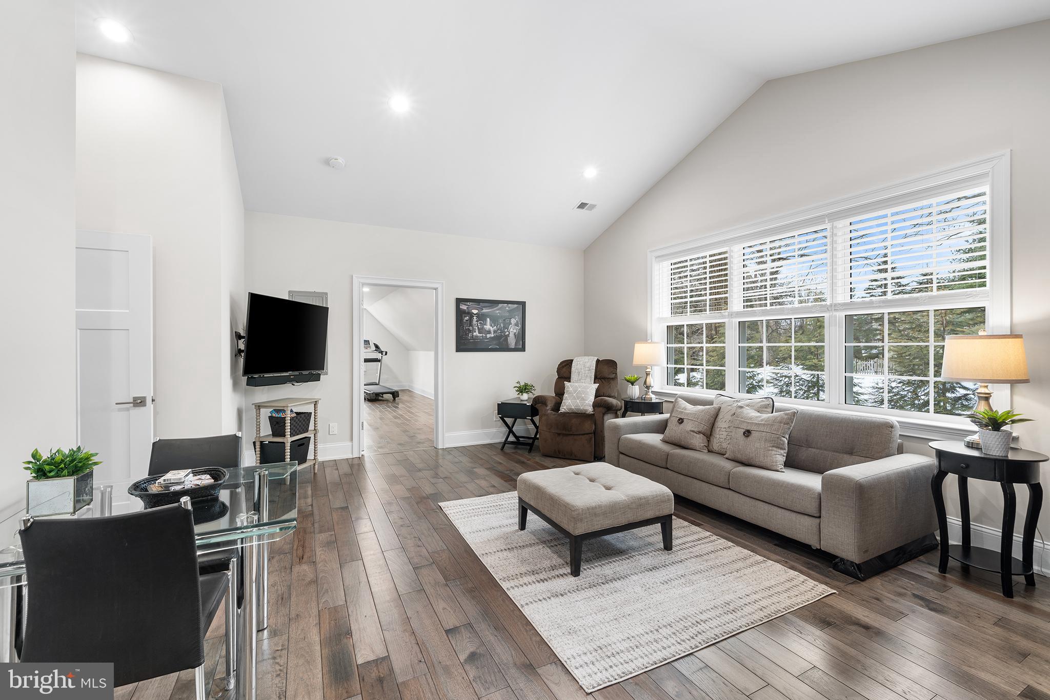 ROCKY HILL - Residential