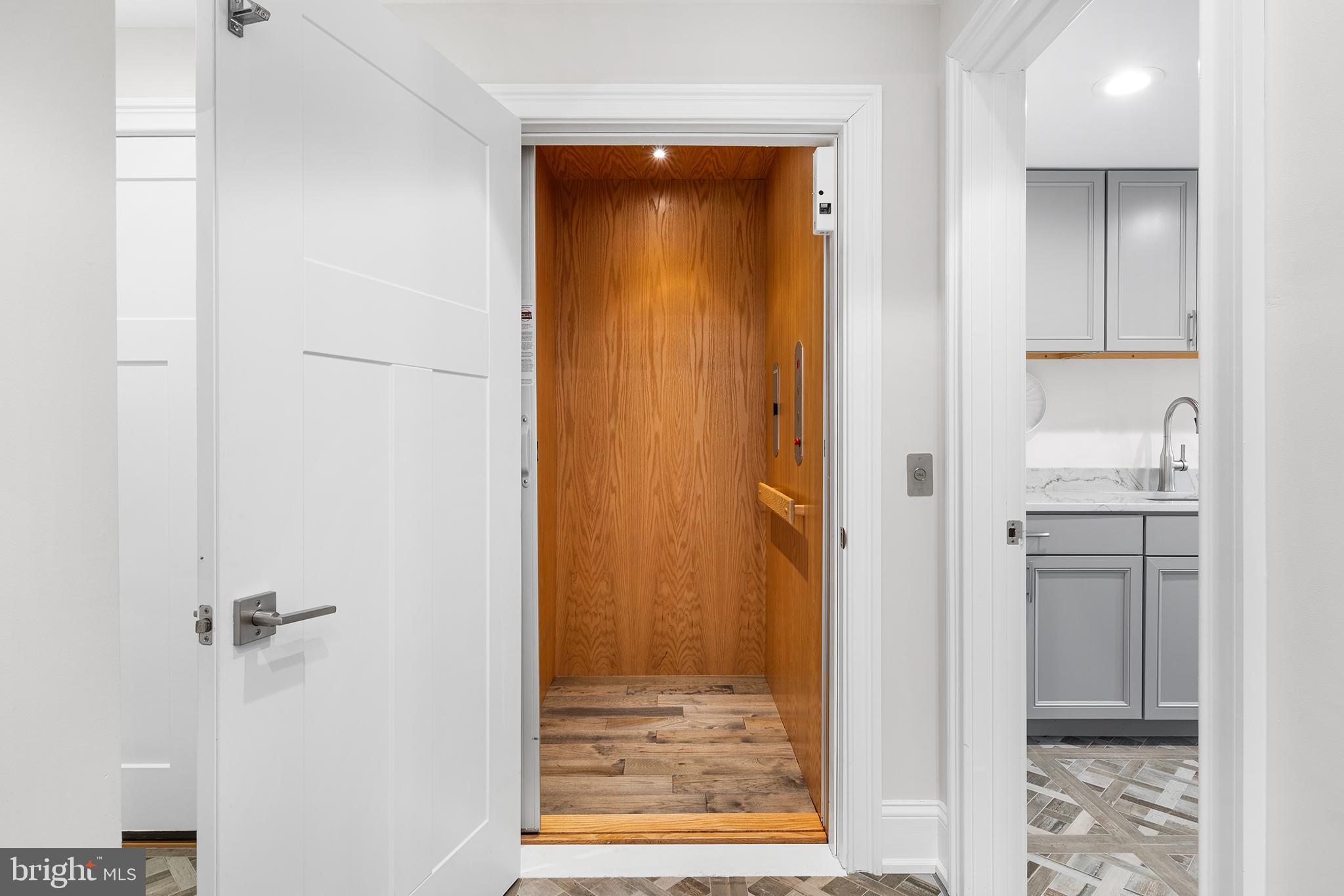 ROCKY HILL - Residential