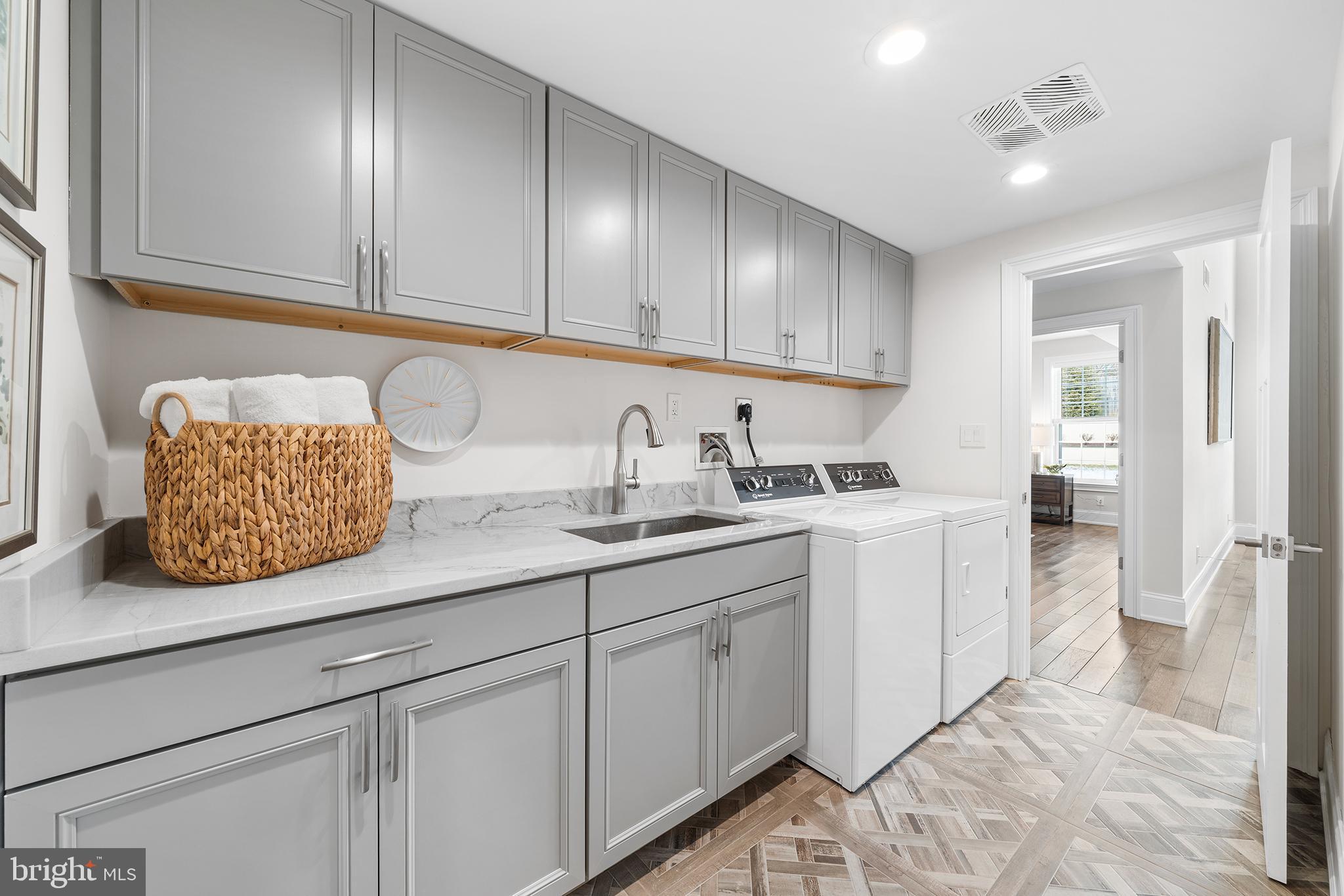 ROCKY HILL - Residential