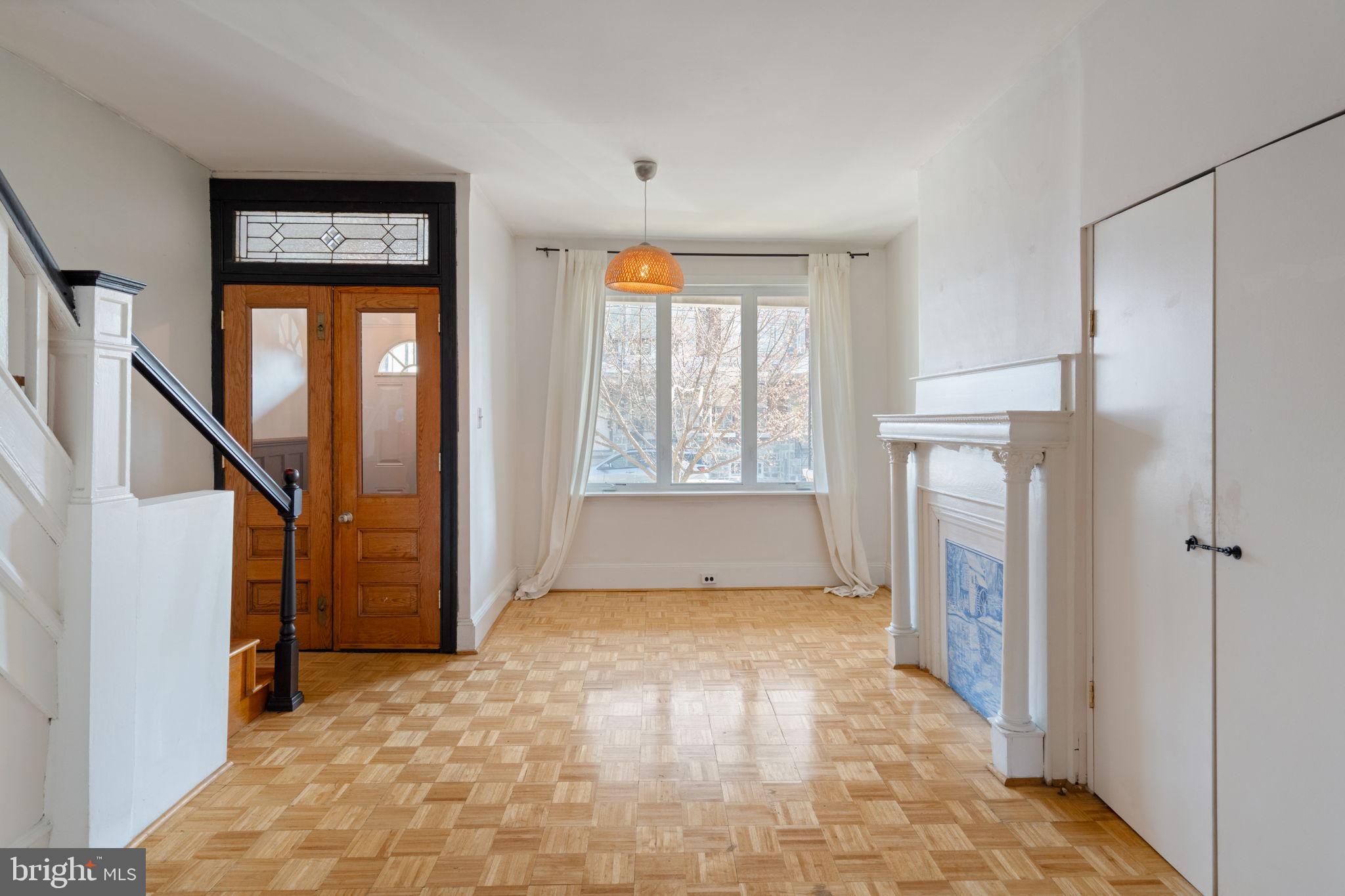 PORT RICHMOND - Residential