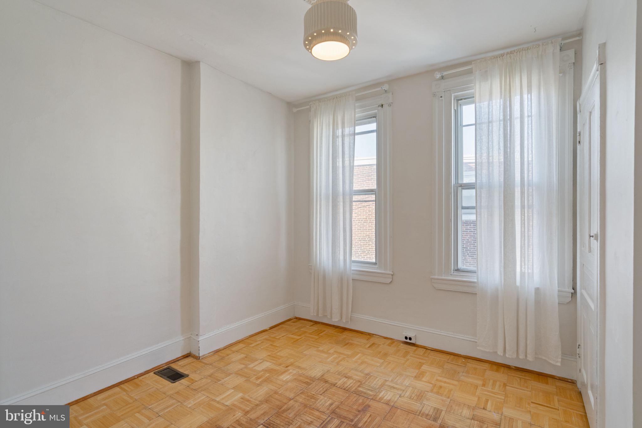 PORT RICHMOND - Residential