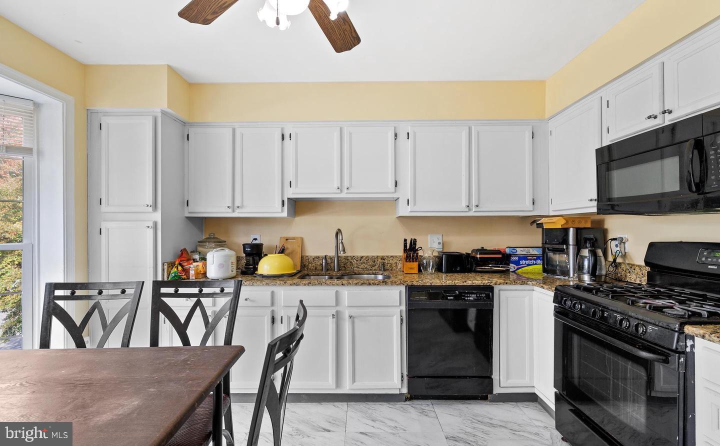 FOX CREEK - Residential Lease