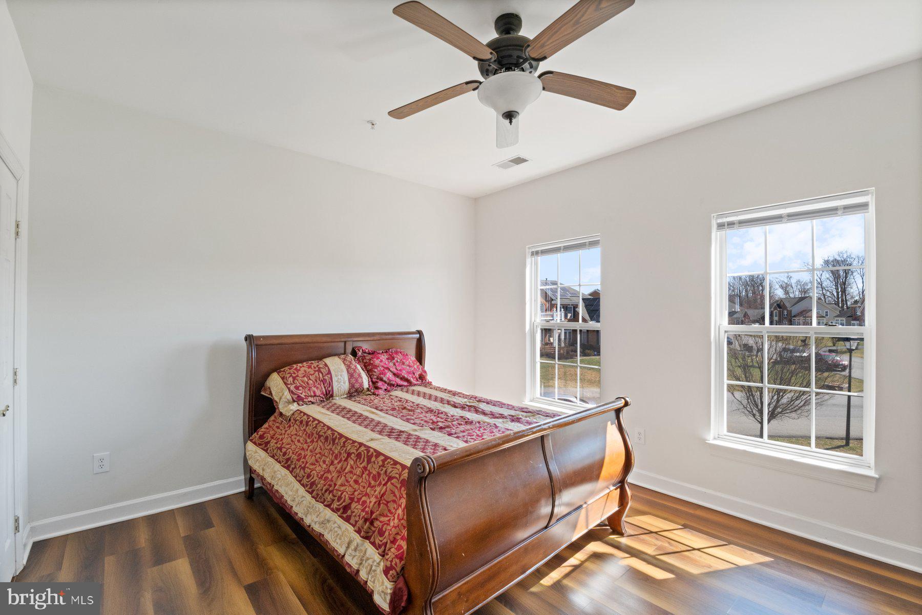 COLLINGBROOK - Residential