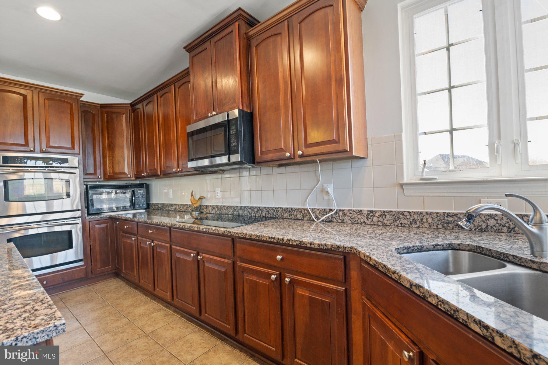 COLLINGBROOK - Residential