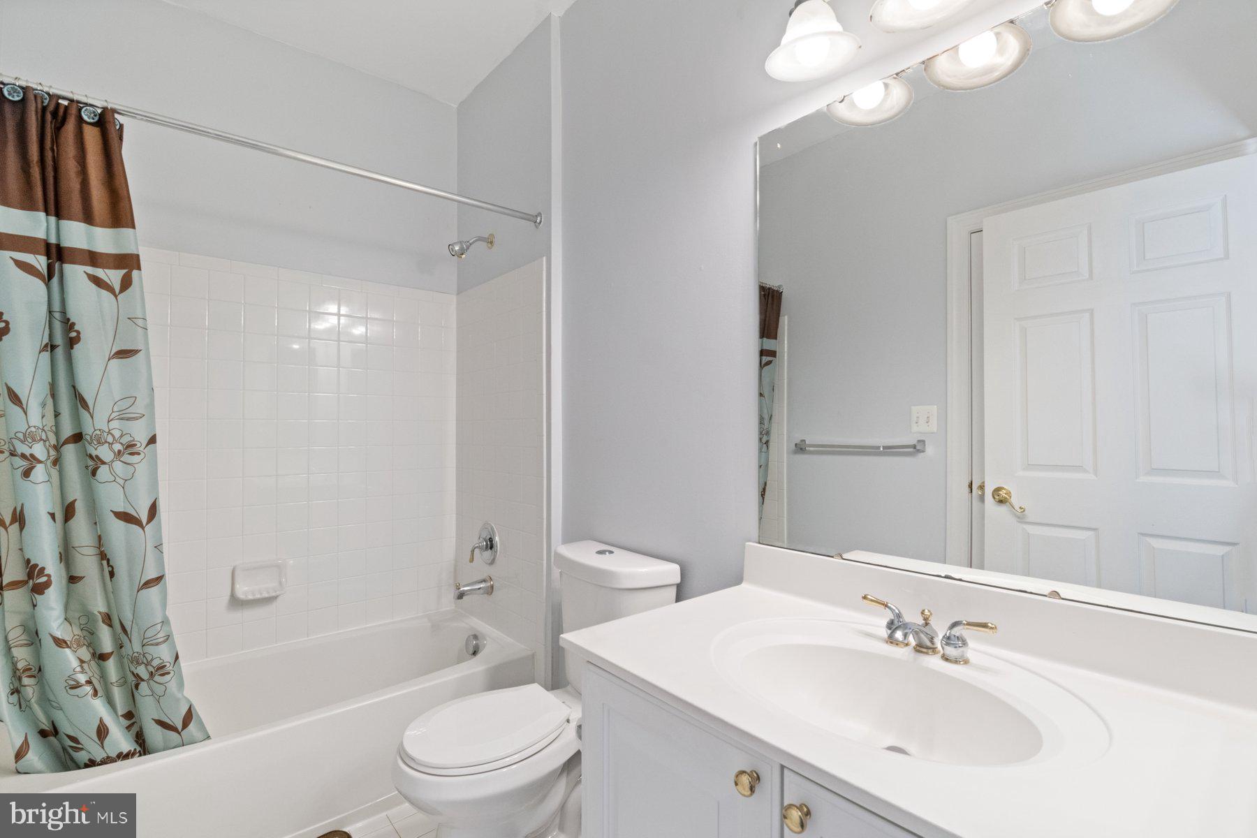 COLLINGBROOK - Residential