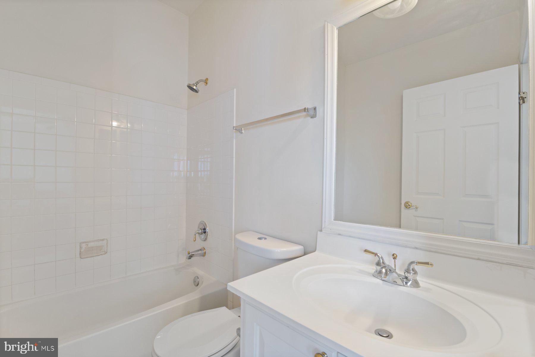 COLLINGBROOK - Residential