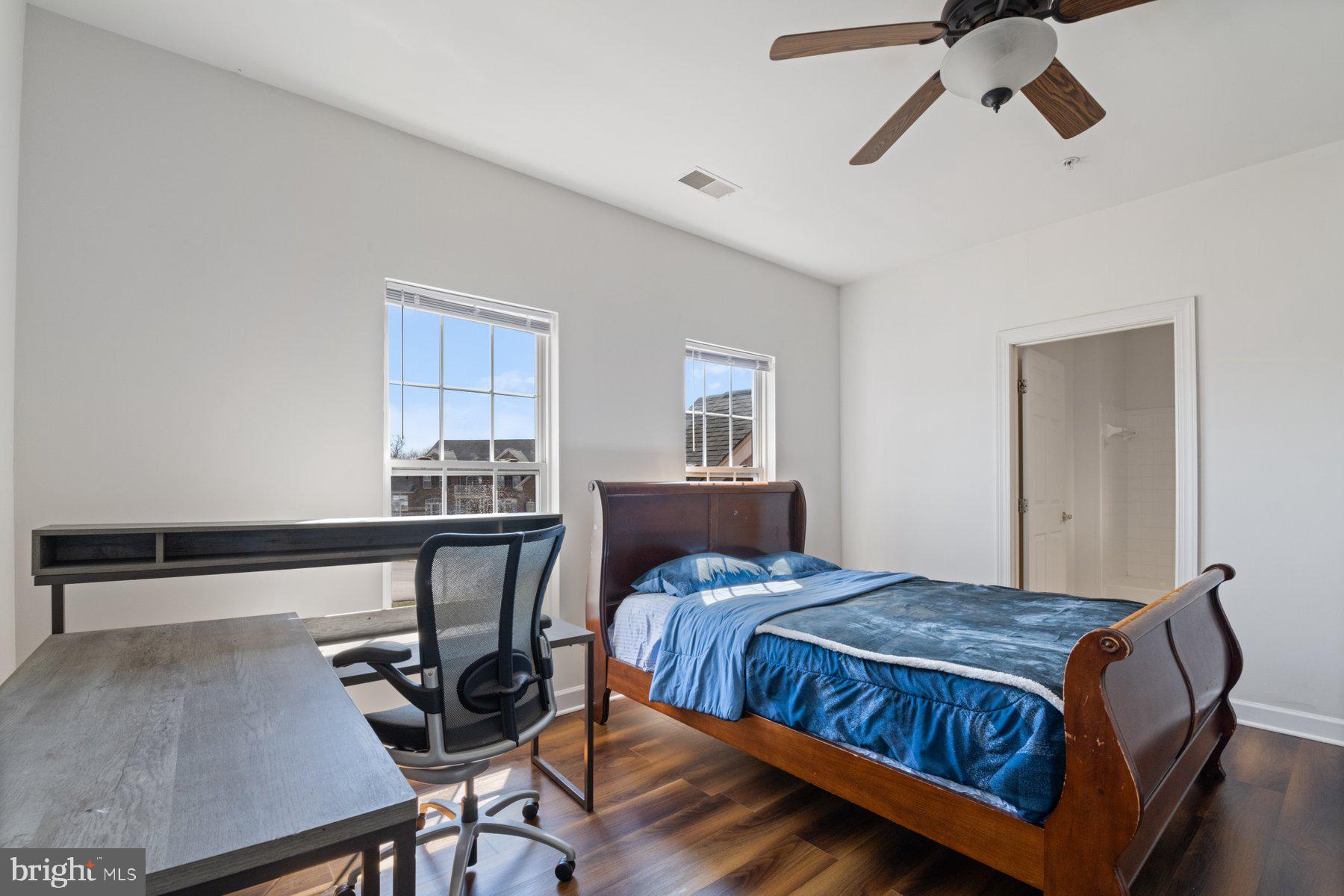 COLLINGBROOK - Residential