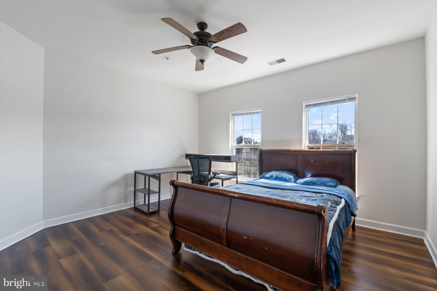 COLLINGBROOK - Residential